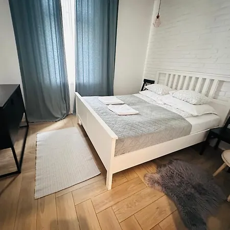 D 200m Do Plazy Apartment